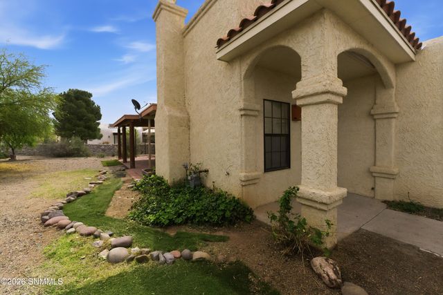 2130 Foxtail Pine Drive, Las Cruces, NM 88012