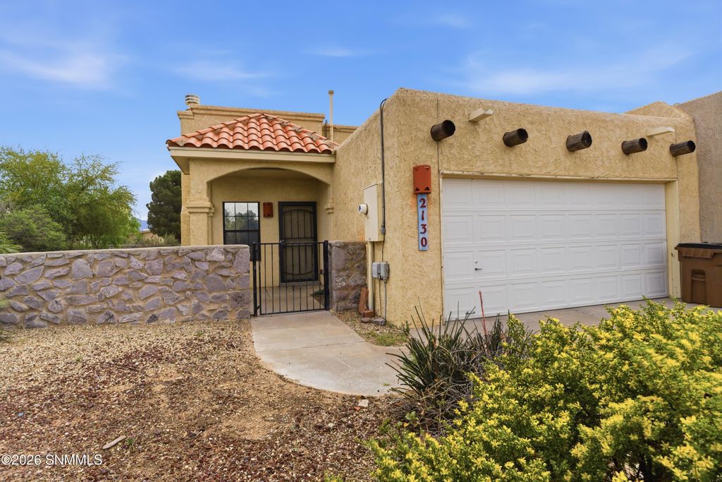 2130 Foxtail Pine Drive, Las Cruces, NM 88012