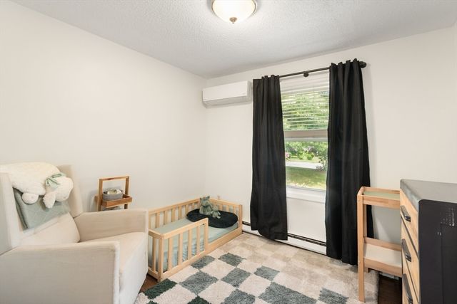 9 Debbies Ln, Barnstable, MA 02648