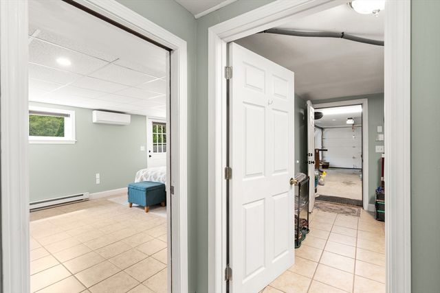 9 Debbies Ln, Barnstable, MA 02648