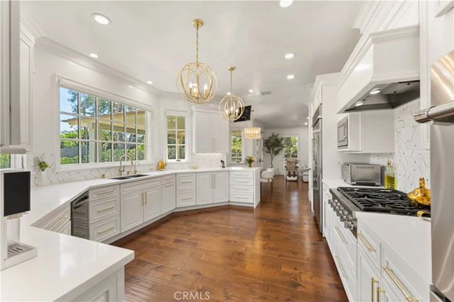 4358 Fairlawn Drive, La Canada Flintridge, CA 91011
