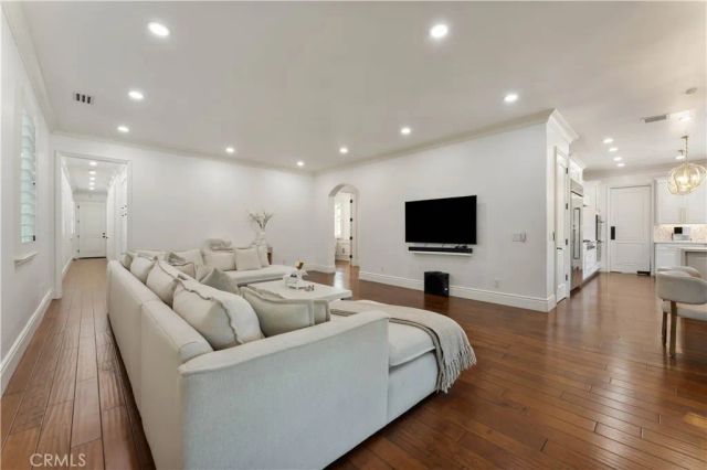 4358 Fairlawn Drive, La Canada Flintridge, CA 91011