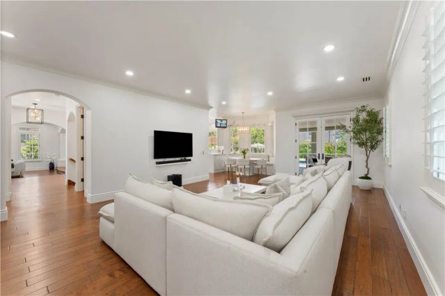 4358 Fairlawn Drive, La Canada Flintridge, CA 91011