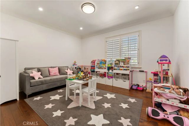 4358 Fairlawn Drive, La Canada Flintridge, CA 91011