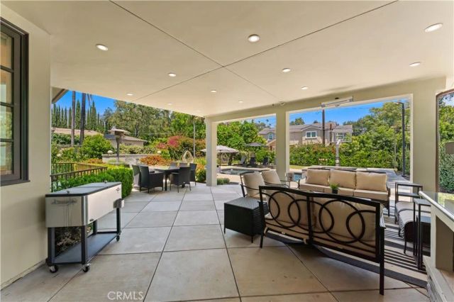 4358 Fairlawn Drive, La Canada Flintridge, CA 91011