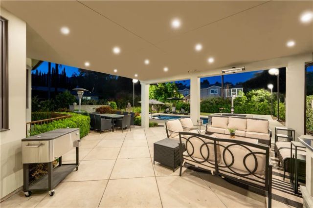 4358 Fairlawn Drive, La Canada Flintridge, CA 91011