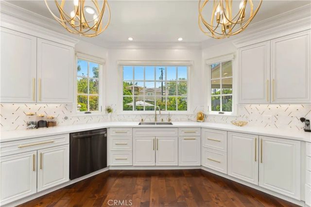 4358 Fairlawn Drive, La Canada Flintridge, CA 91011