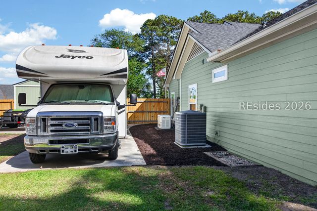 1124 Otter Cir, Beaufort, SC 29902