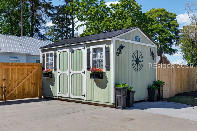 1124 Otter Cir, Beaufort, SC 29902
