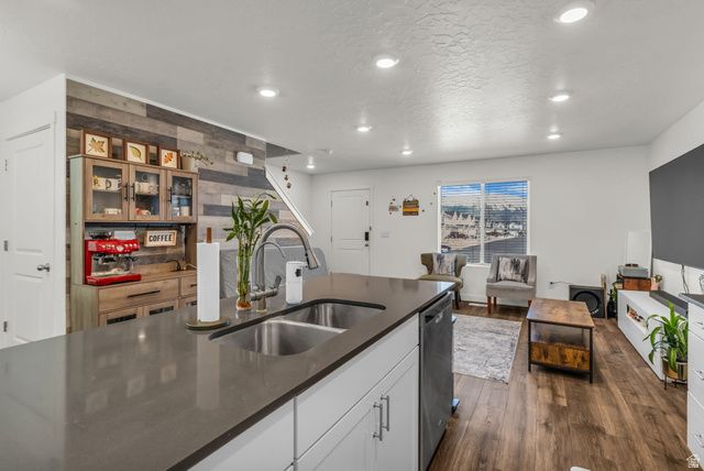 266 N PORTSIDE LN, Saratoga Springs, UT 84045