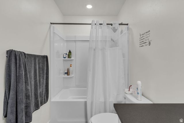 266 N PORTSIDE LN, Saratoga Springs, UT 84045