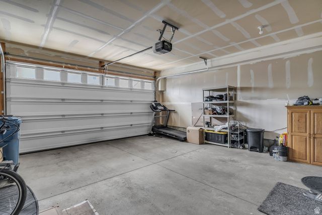 266 N PORTSIDE LN, Saratoga Springs, UT 84045