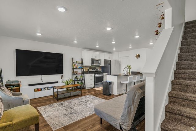 266 N PORTSIDE LN, Saratoga Springs, UT 84045