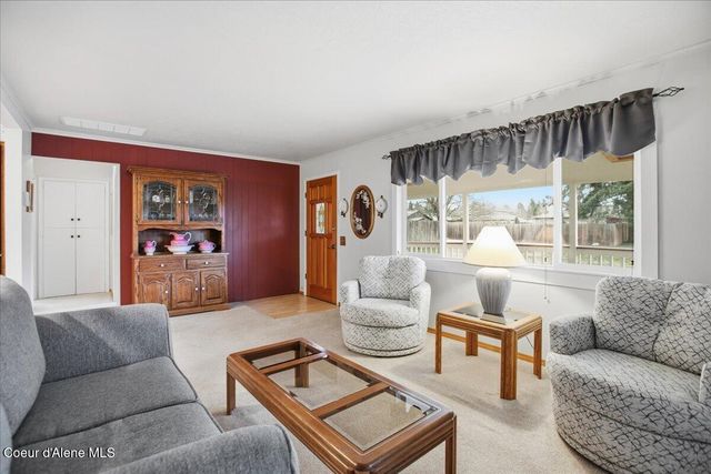 9519 N Baack RD, Hayden, ID 83835