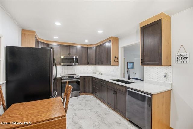 9519 N Baack RD, Hayden, ID 83835