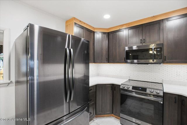 9519 N Baack RD, Hayden, ID 83835