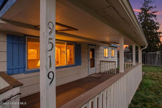 9519 N Baack RD, Hayden, ID 83835