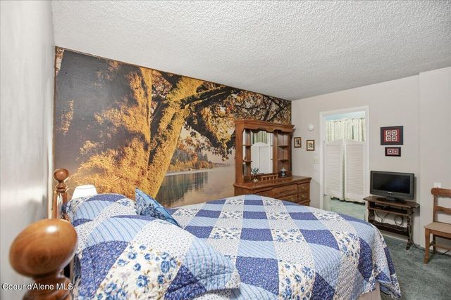 9519 N Baack RD, Hayden, ID 83835