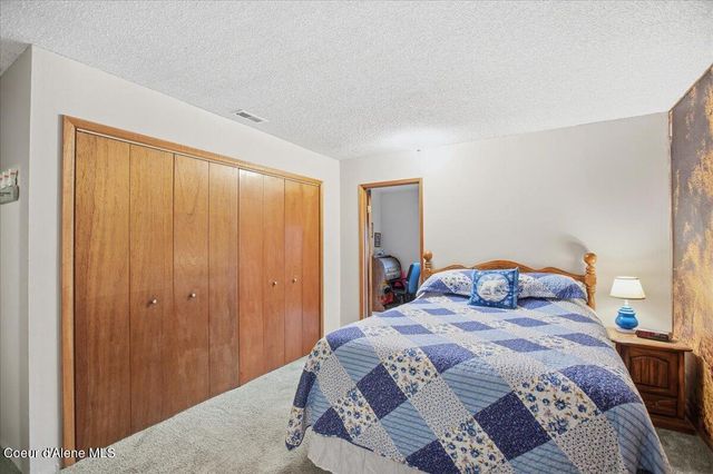 9519 N Baack RD, Hayden, ID 83835