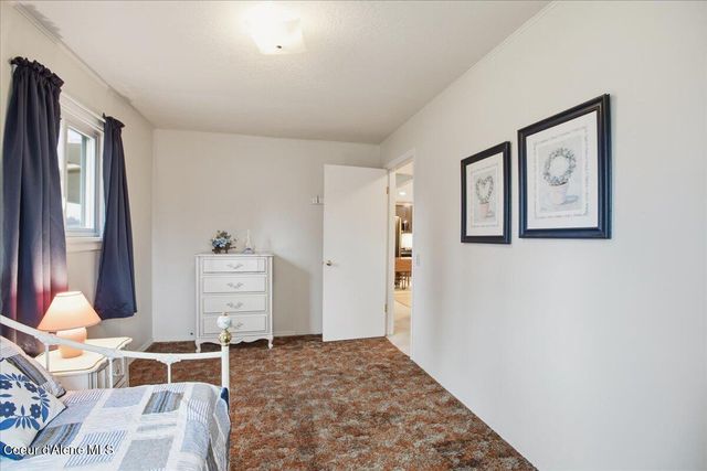 9519 N Baack RD, Hayden, ID 83835