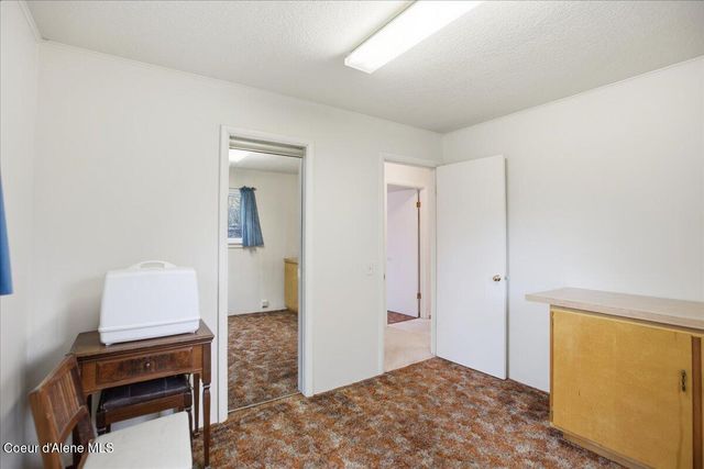 9519 N Baack RD, Hayden, ID 83835