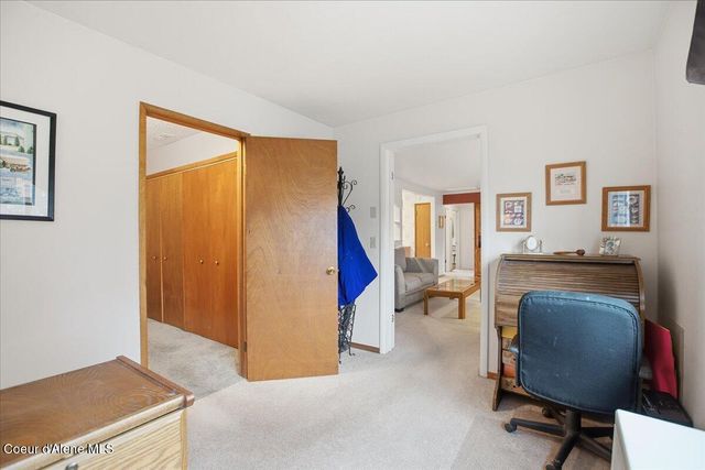 9519 N Baack RD, Hayden, ID 83835