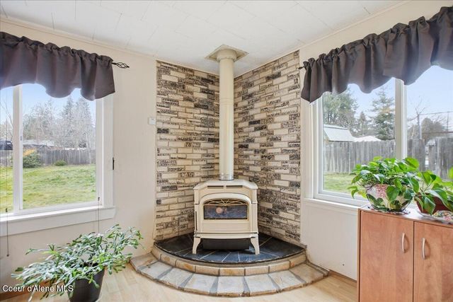 9519 N Baack RD, Hayden, ID 83835