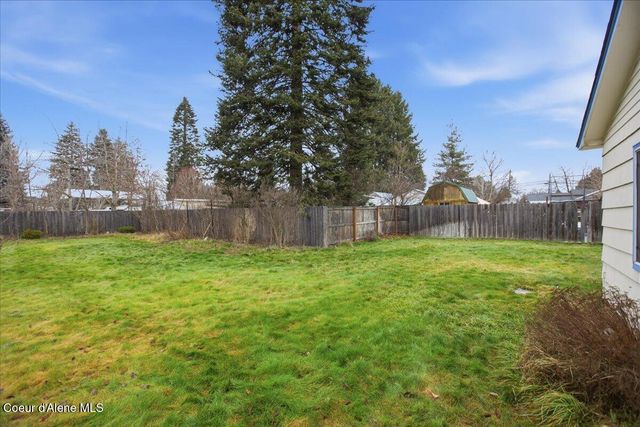 9519 N Baack RD, Hayden, ID 83835