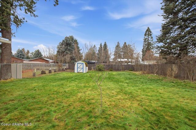 9519 N Baack RD, Hayden, ID 83835