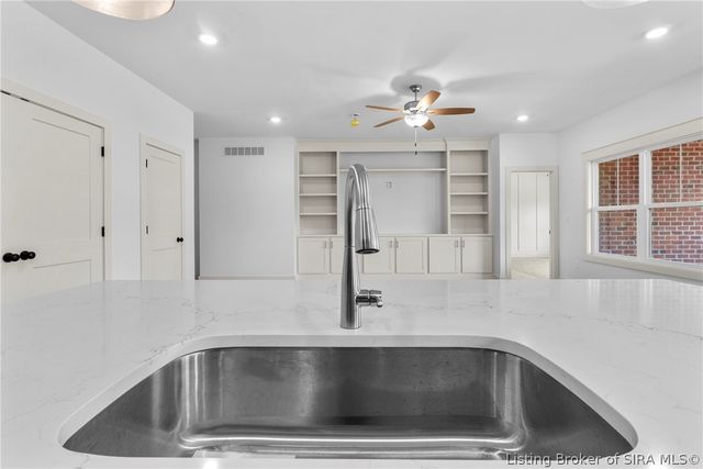 4642 Red Tail Ridge 212, Jeffersonville, IN 47130