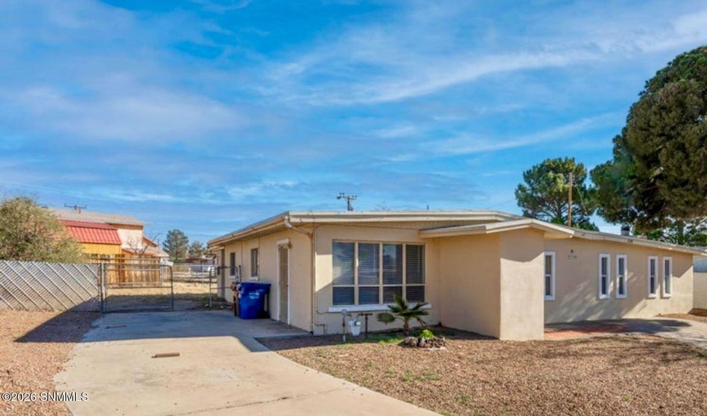 1710 Betty Circle, Las Cruces, NM 88001