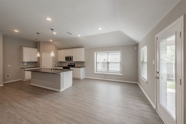 1207 Putnam Street, Mansfield, TX 76063