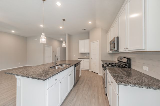 1207 Putnam Street, Mansfield, TX 76063