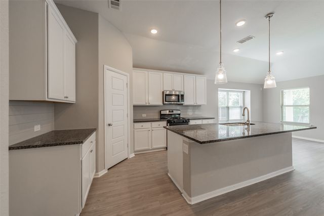 1207 Putnam Street, Mansfield, TX 76063
