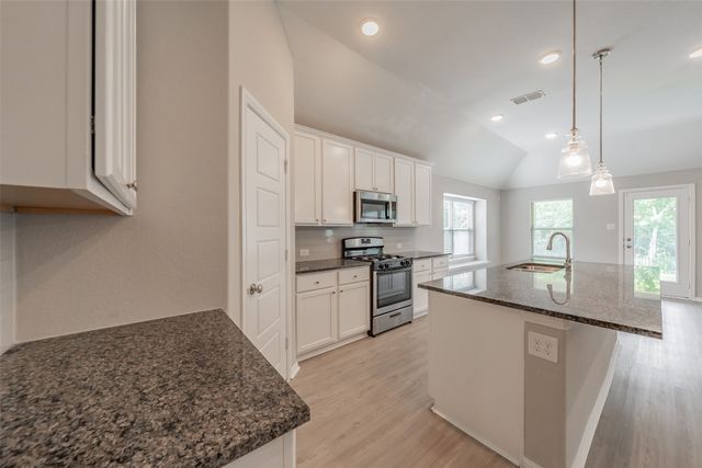 1207 Putnam Street, Mansfield, TX 76063