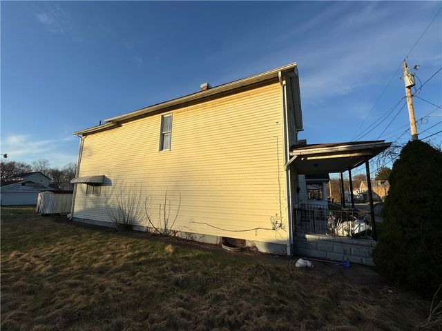 208 S Lafayette St, New Castle, PA 16102