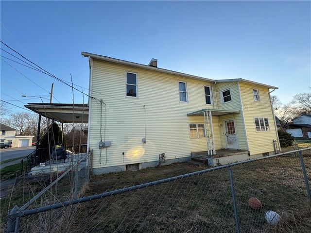 208 S Lafayette St, New Castle, PA 16102