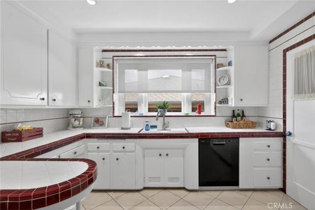 3664 Holboro, Los Angeles, CA 90027