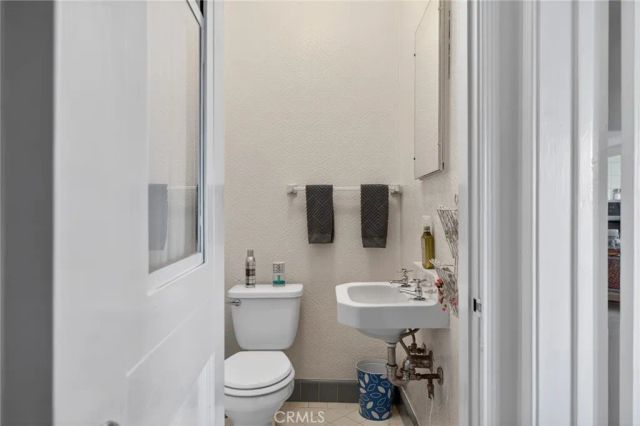 3664 Holboro, Los Angeles, CA 90027