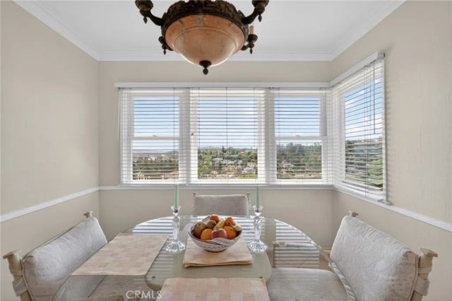 3664 Holboro, Los Angeles, CA 90027