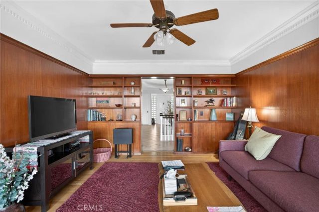 3664 Holboro, Los Angeles, CA 90027