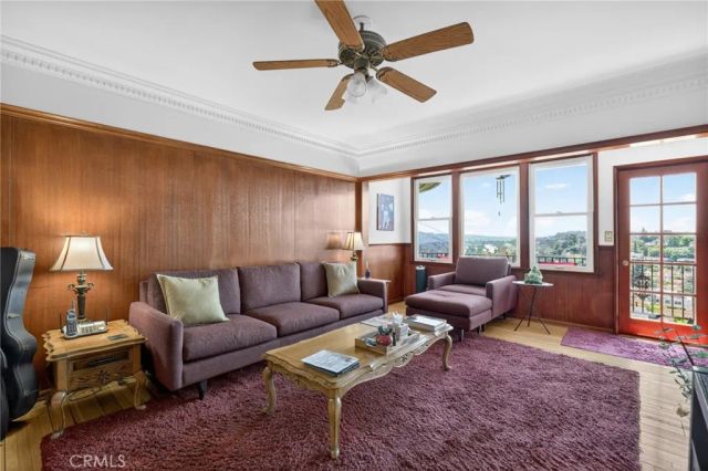3664 Holboro, Los Angeles, CA 90027