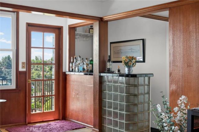 3664 Holboro, Los Angeles, CA 90027