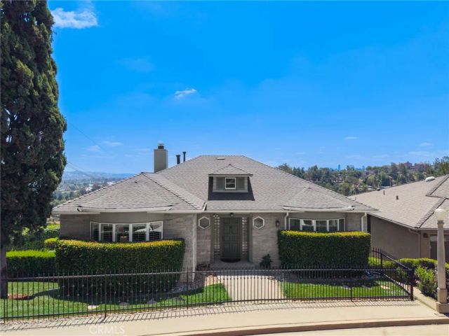 3664 Holboro, Los Angeles, CA 90027