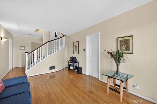 3664 Holboro, Los Angeles, CA 90027
