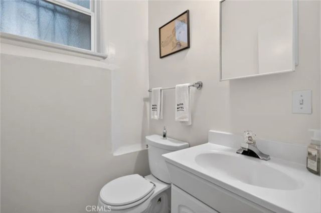 3664 Holboro, Los Angeles, CA 90027
