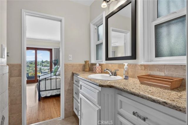 3664 Holboro, Los Angeles, CA 90027