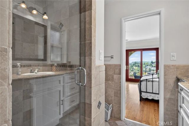 3664 Holboro, Los Angeles, CA 90027