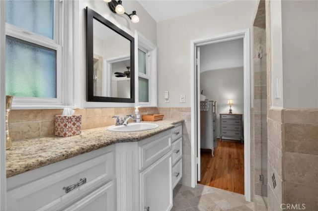 3664 Holboro, Los Angeles, CA 90027