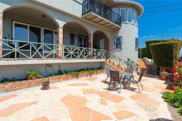 3664 Holboro, Los Angeles, CA 90027